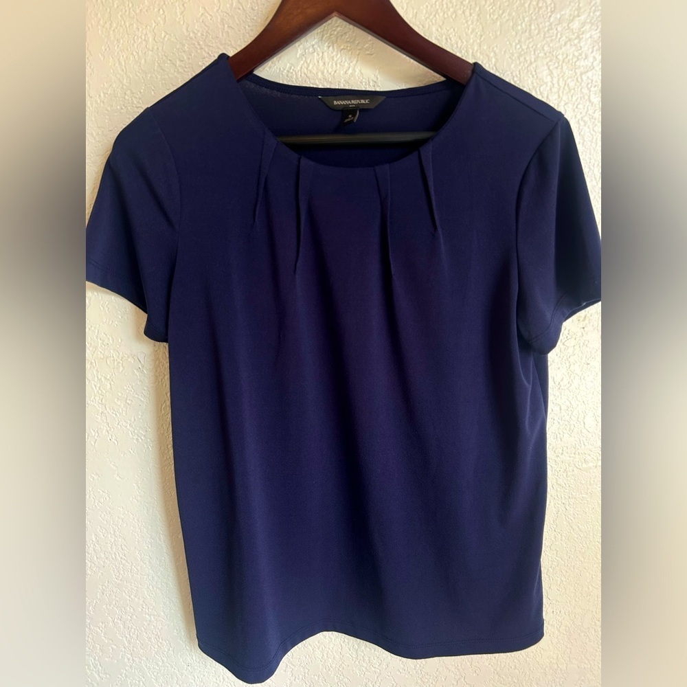 Banana Republic Pleated Neck Blouse – Navy – Size Small